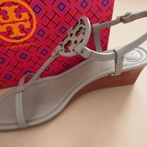 Tory Burch Miller Wedge Dust Storm Grey Size 10